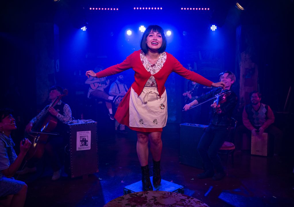 Amélie 1. Photo by Michael Brosilow